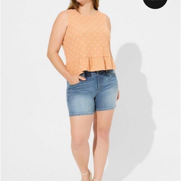 TORRID Texture Knit High Neck Ruffle Crop Top Peach Bloom Sleeveless NWT 4 4X - Picture 2 of 8